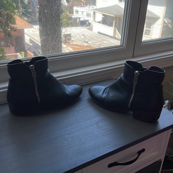 🆑 [4/$20] Steve Madden Black Leather Silver Zipper Heeled Ankle Booties - Picture 4 of 10